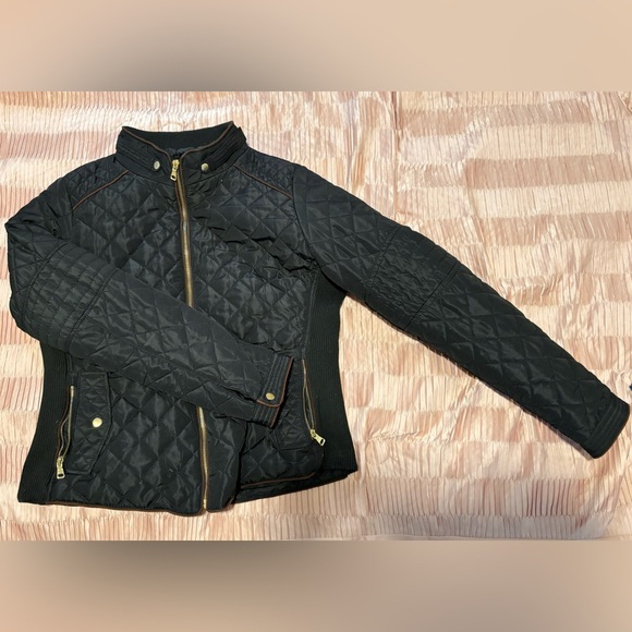 LOVETREE quilted gold trim jacket - Picture 3 of 5
